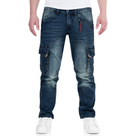 Timezone Cargojeans Ben 3858/6455 Light Royal Wash Vorderansicht am Model - City-Kaufhaus Herber GmbH