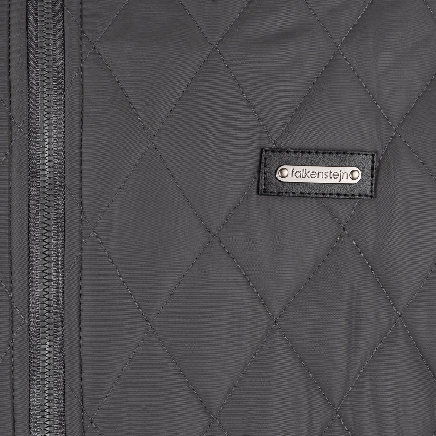 Falkenstejn Steppjacke Ilian grey Detailansicht Logo-Badge - City-Kaufhaus Herber GmbH