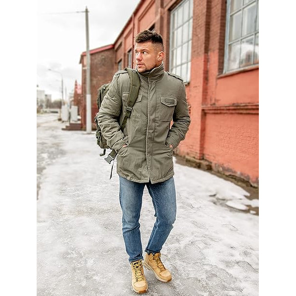 Surplus Raw Vintage Winterjacke Paratrooper oliv Ansicht am Model - City-Kaufhaus Herber GmbH