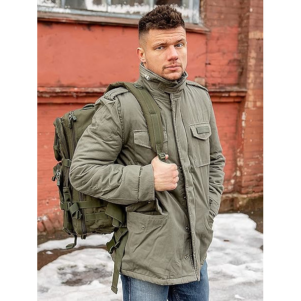 Surplus Raw Vintage Winterjacke Paratrooper oliv Ansicht am Model - City-Kaufhaus Herber GmbH