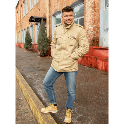 Surplus Raw Vintage Winterjacke Paratrooper beige Ansicht am Model - City-Kaufhaus Herber GmbH
