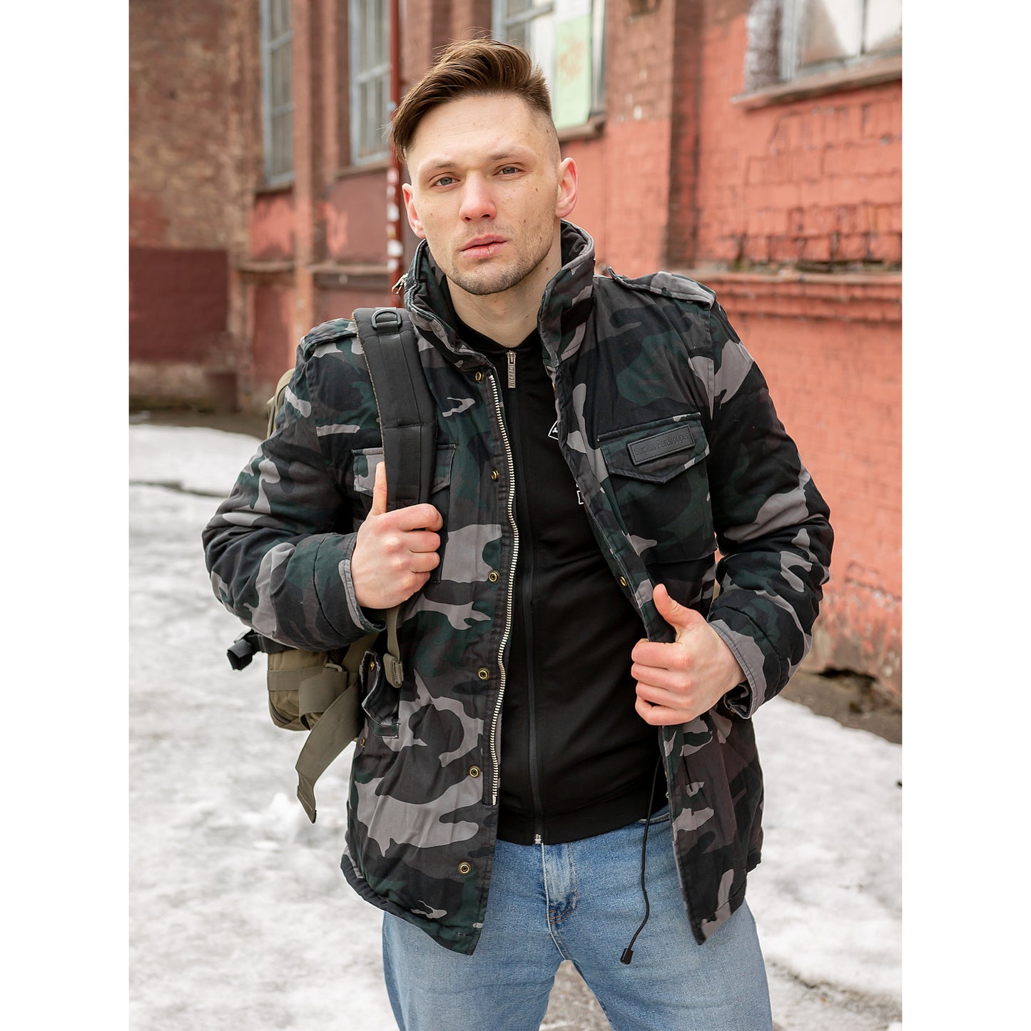 Surplus Raw Vintage Winterjacke Paratrooper blackcamo Ansicht am Model - City-Kaufhaus Herber GmbH