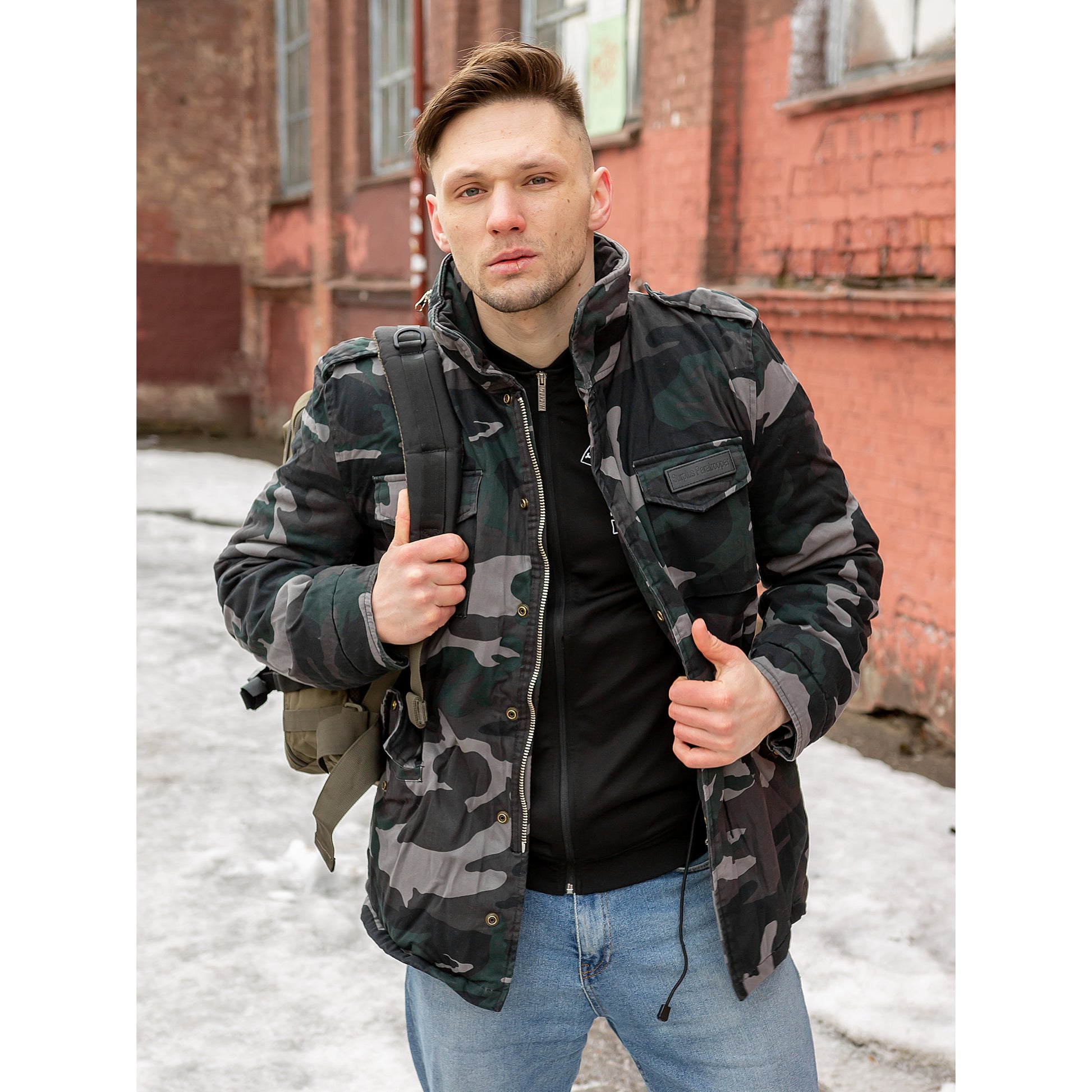 Surplus Raw Vintage Winterjacke Paratrooper blackcamo Ansicht am Model - City-Kaufhaus Herber GmbH