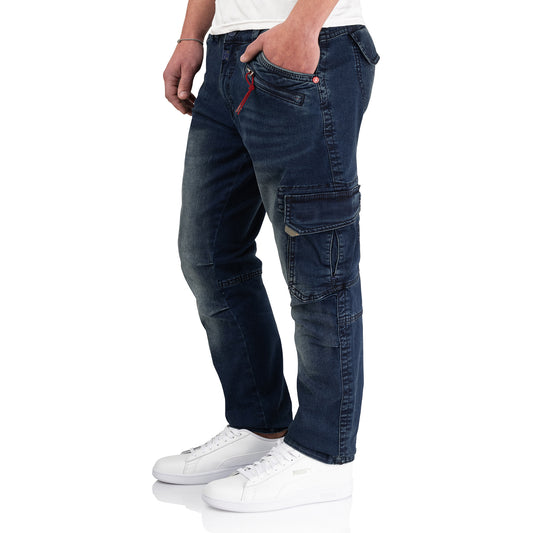 Timezone Cargojeans Ben 3858/6455 Light Royal Wash Seitenansicht links am Model - City-Kaufhaus Herber GmbH