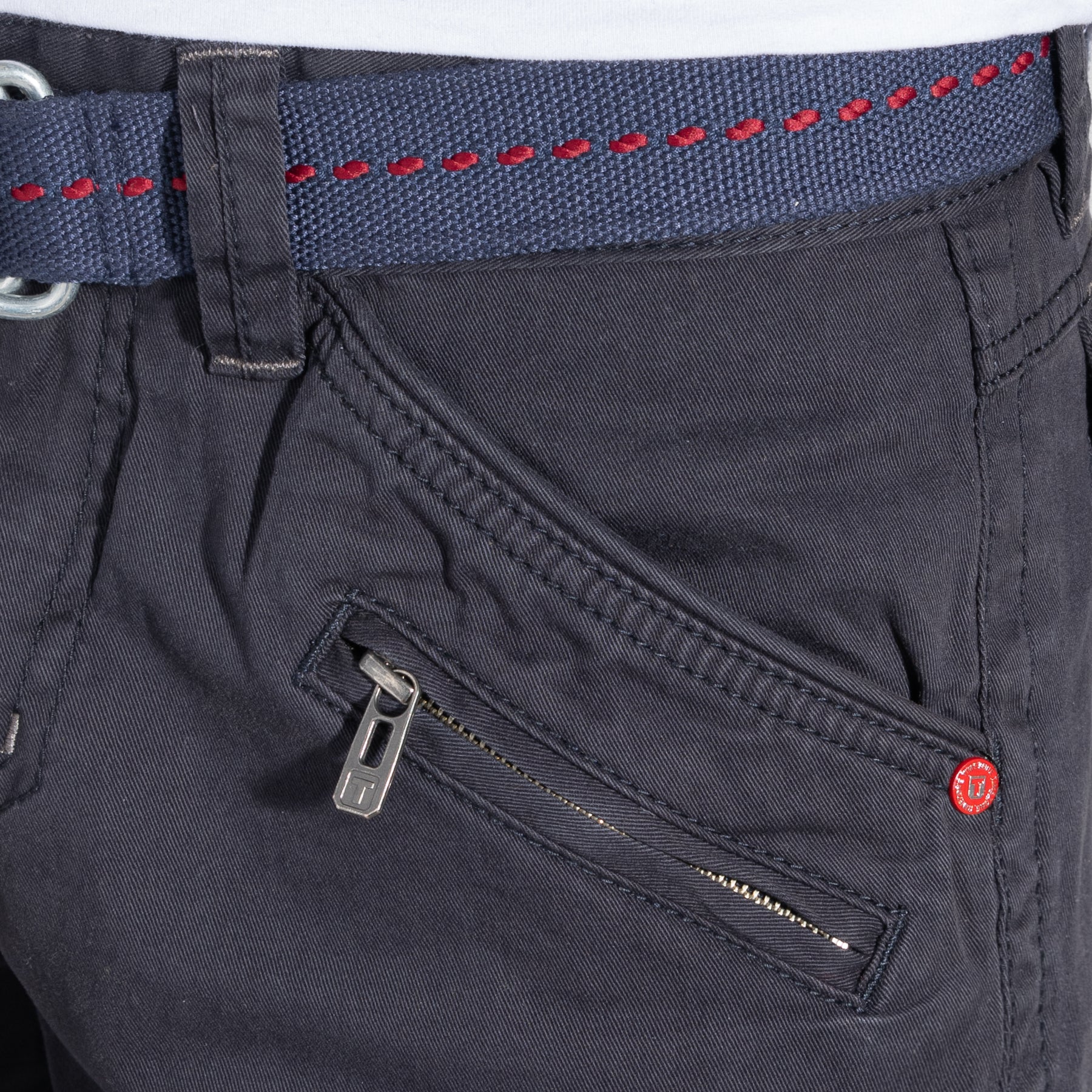 Timezone Cargohose Benito 3393/6445 Total Eclipse Detailansicht Reißverschlusstasche - City-Kaufhaus Herber GmbH