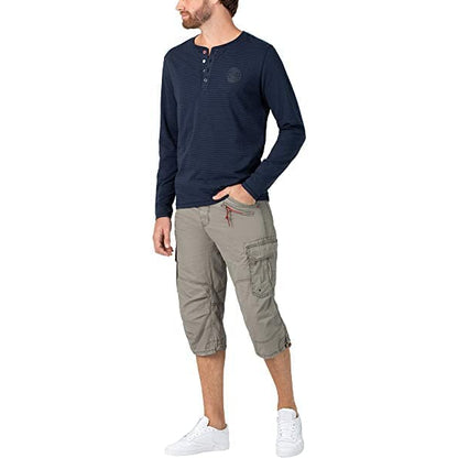 TIMEZONE 3/4-Herren-Cargoshorts 6168 Military Grey Schägansicht am Model - City-Kaufhaus Herber GmbH