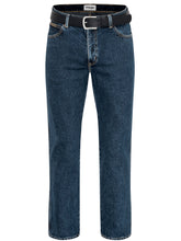 Laden Sie das Bild in den Galerie-Viewer, Wrangler TEXAS Herren Jeans Regular Fit W12104001 Blue Black mit GürtelJeans Baumwolle -  City-Kaufhaus Herber GmbH
